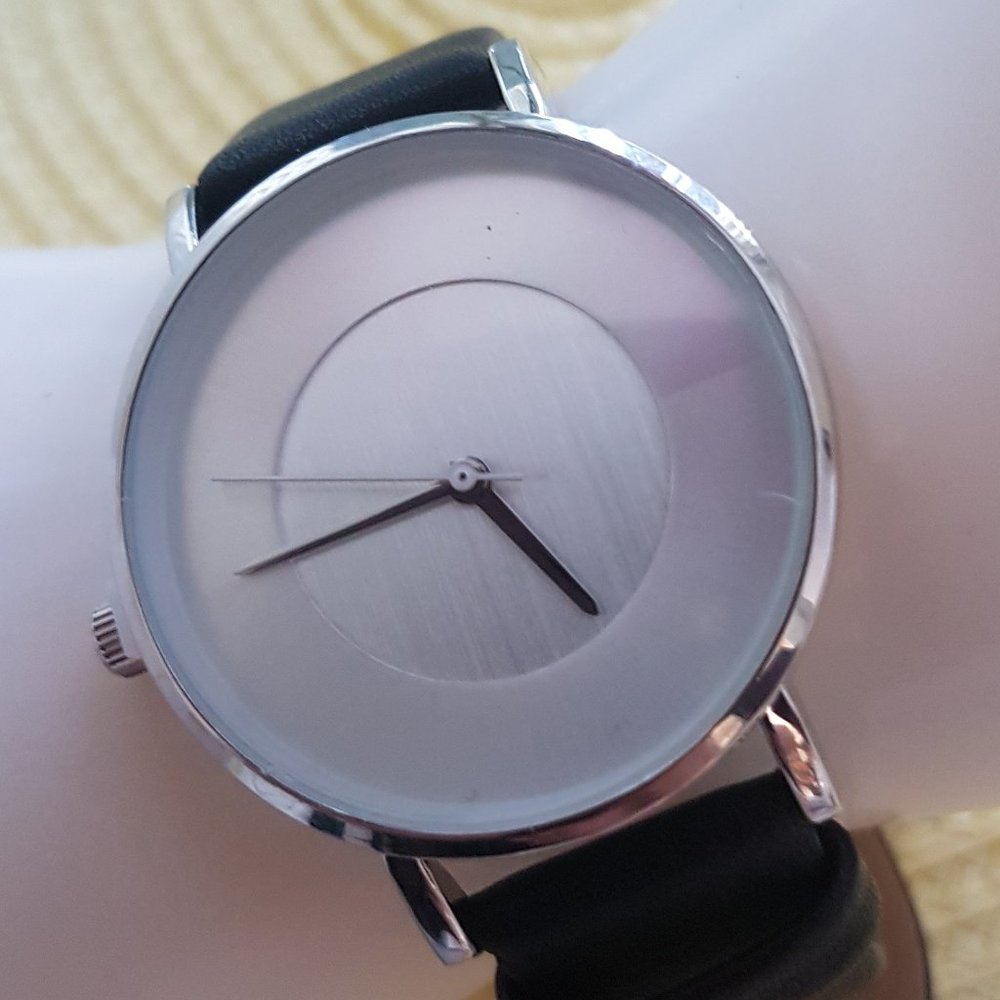 Watch - Picture 2 of 10